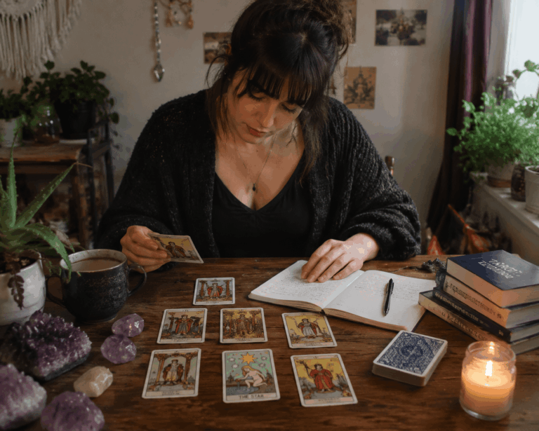 Tarot Cards for Beginners: Complete Guide to Learning Tarot